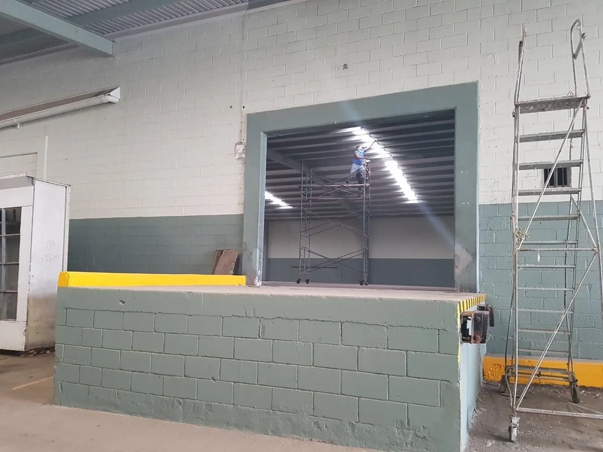 Propiedad Industrial Premium: Conectividad y Potencia Eléctrica