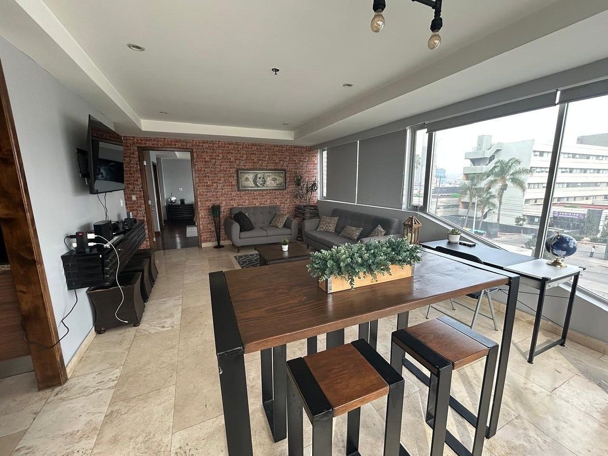 Exclusividad en la Zona Dorada: Departamento de lujo en venta.